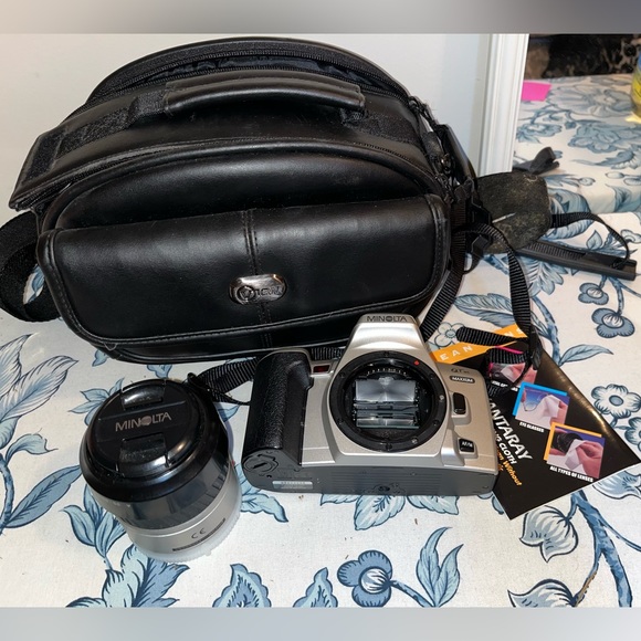 Minolta Vintage Camera - Picture 4 of 4